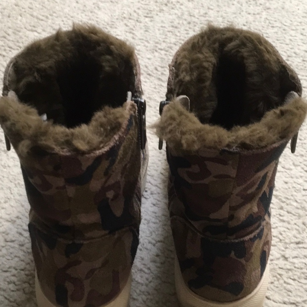 J/SLIDES NYC/“VICTORY”GREEN CAMO SUEDE FAUX FUR BOOTS - Picture 10 of 12